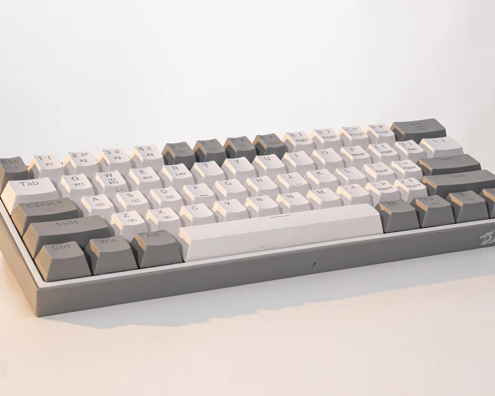 Teclado Redragon Fizz Pro 60% RGB, vista principal